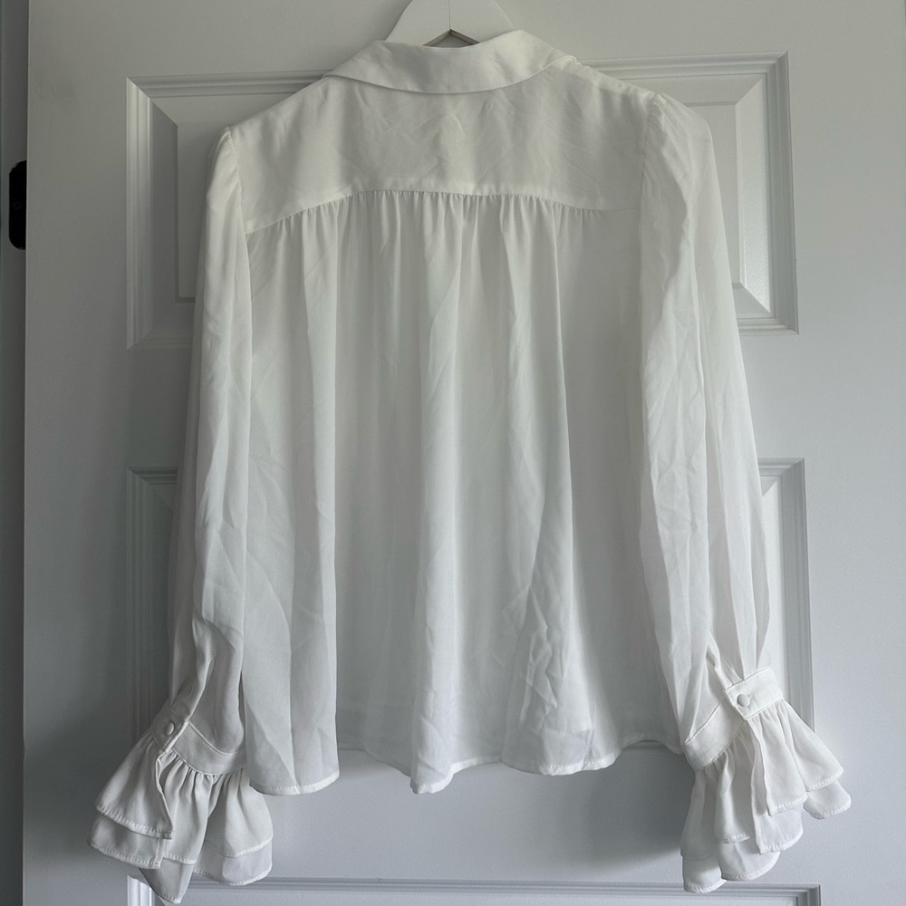 NWOT RILEY & RAE Ruffled Blouse - Picture 6 of 8